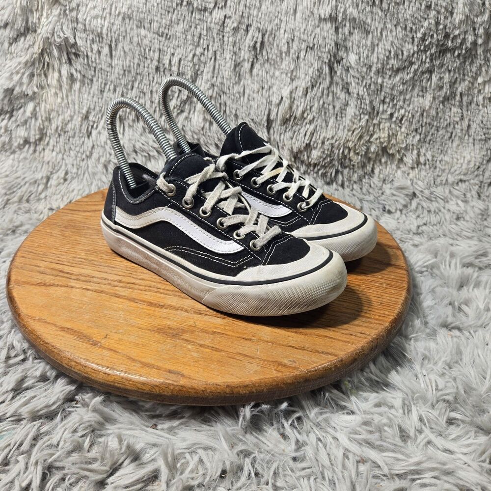 Vans Low Top Black White Canvas Skateboard Sneaker Lace Up Womens Size 5.5 Men 4